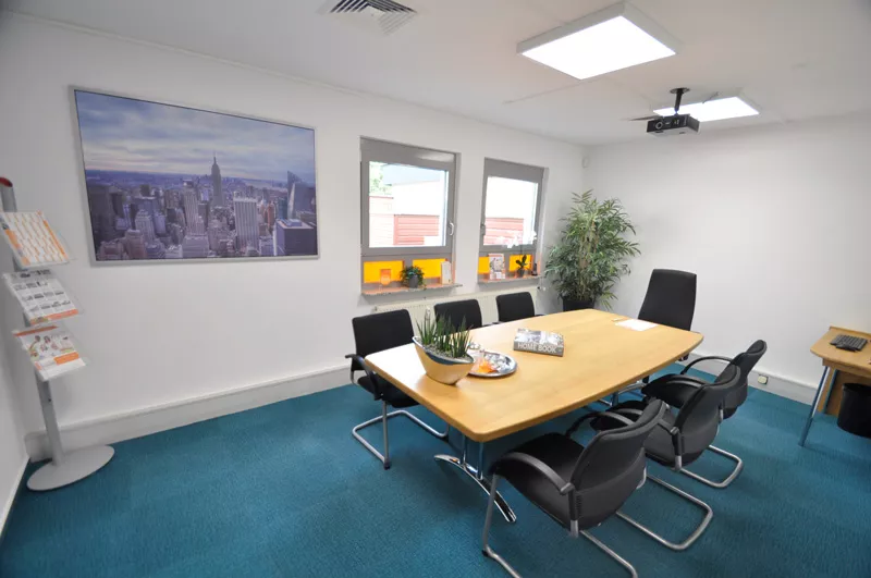 Besprechungsraum bei Bürkle Immobilien in Troisdorf, Hauptstr. 168 Besprechungsraum bei Bürkle Immobilien in Troisdorf, Hauptstr. 168